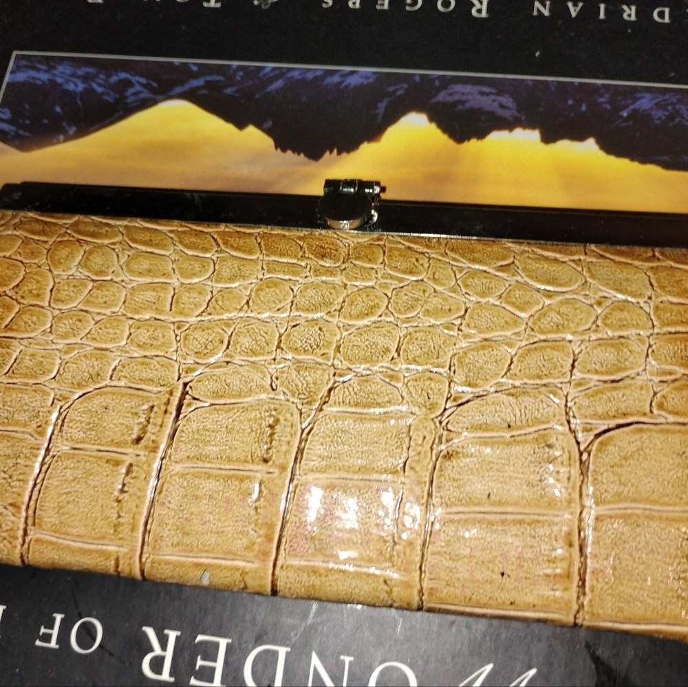 Tan Crocodile Embossed Leather Clutch Bag With A Kiss Lock Clasp Used